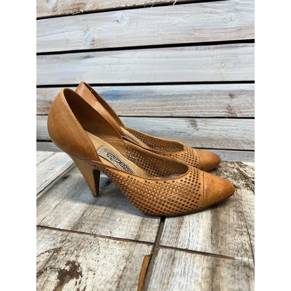 Vintage Rush Hour Tan Leather Perforated Pointed Toe Pumps Made in Brazil Size 9